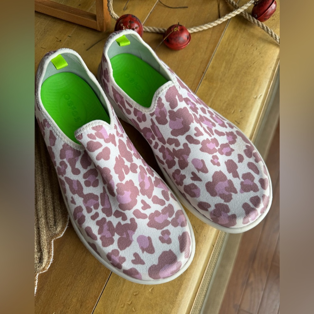 Oofos OOmg eeZee Low Recovery Slip On Shoes Rose Leopard Sneakers Women’s Size 8